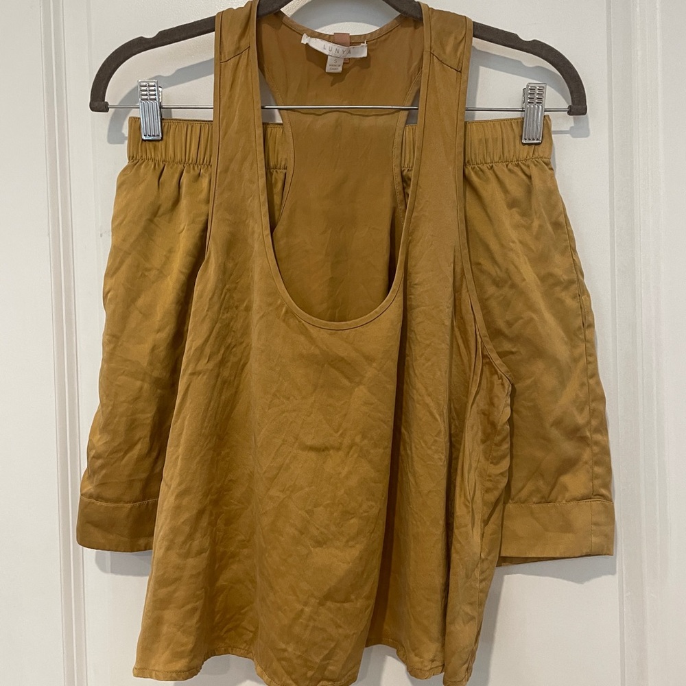 Lunya silk pajama set S gold shorts tank euc